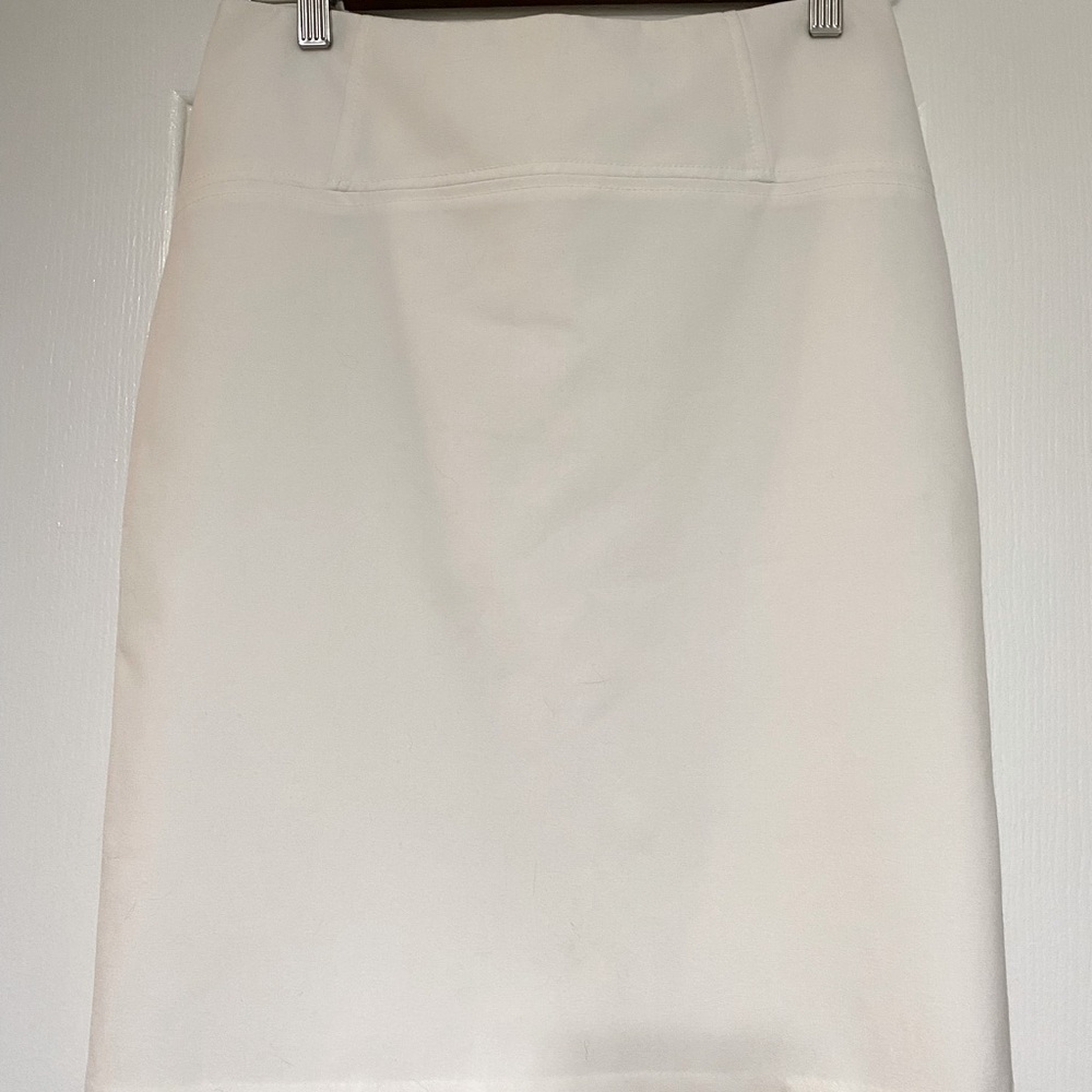 New York & Company, Size 2 white pencil skirt